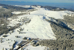 Zicht op de Feldberg, een belangrijk wintersportgebied in het Zwarte Woud